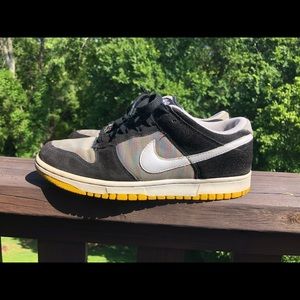 NIKE DUNK LOW SB SKATEBOARDING SHOES BLACK/ MULTI